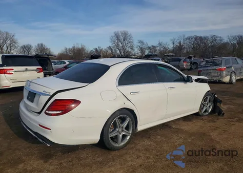2017 Mercedes-Benz E 300 4Matic из США, поврежденный, VIN WDDZF4KB8HA014588